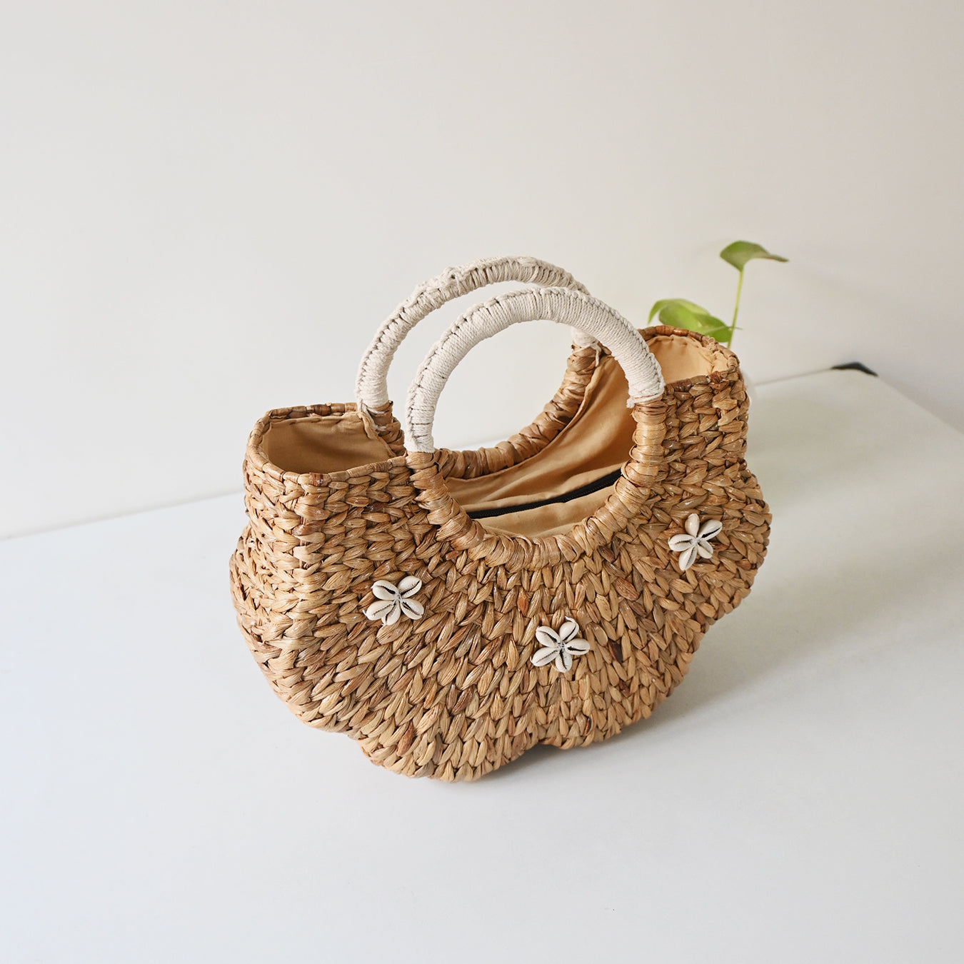EcoWeave Tote – Eco-Friendly Woven Handbag for Women