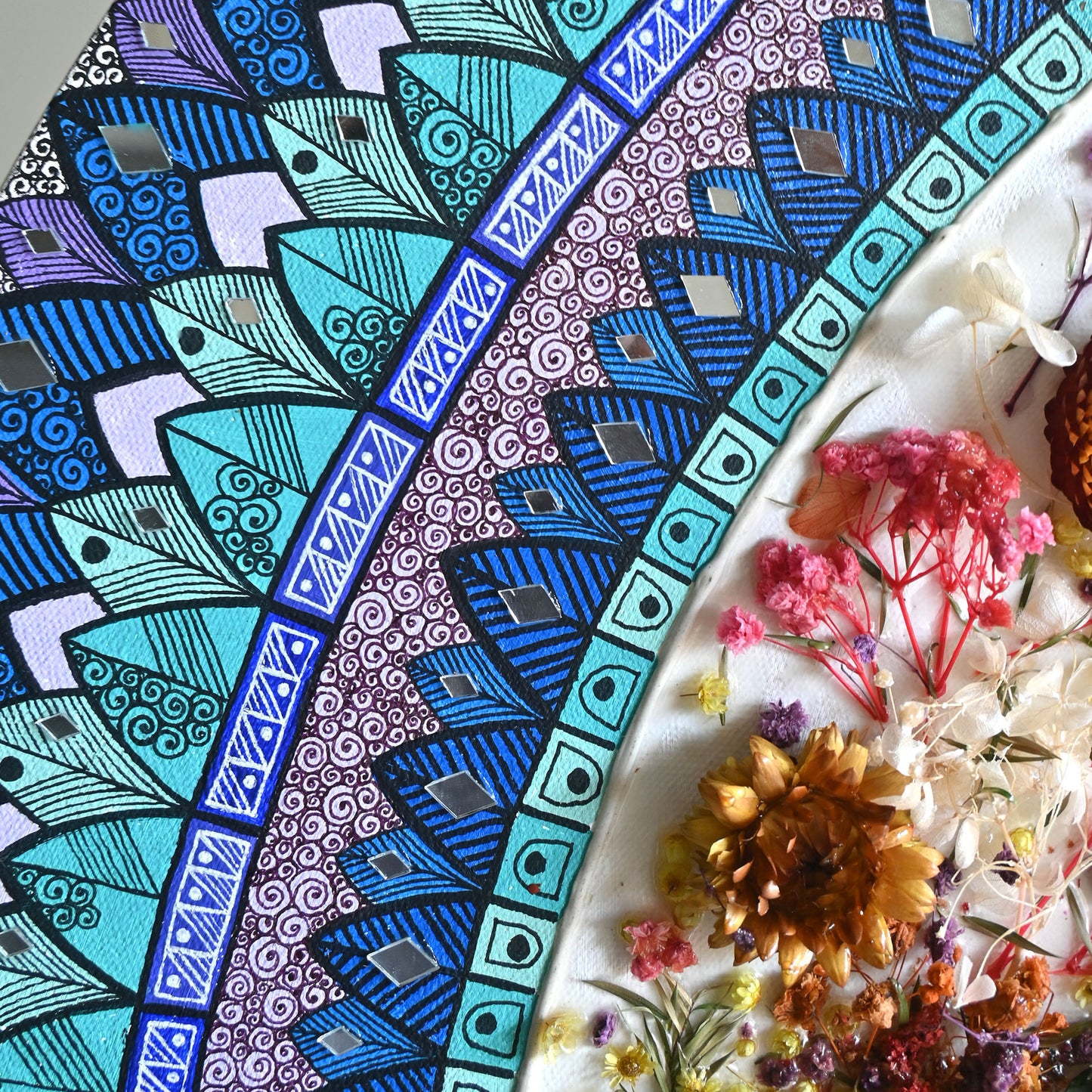 The Blooming Sphere 92x92cm