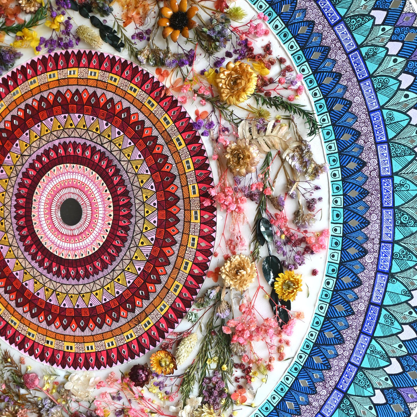 The Blooming Sphere 92x92cm